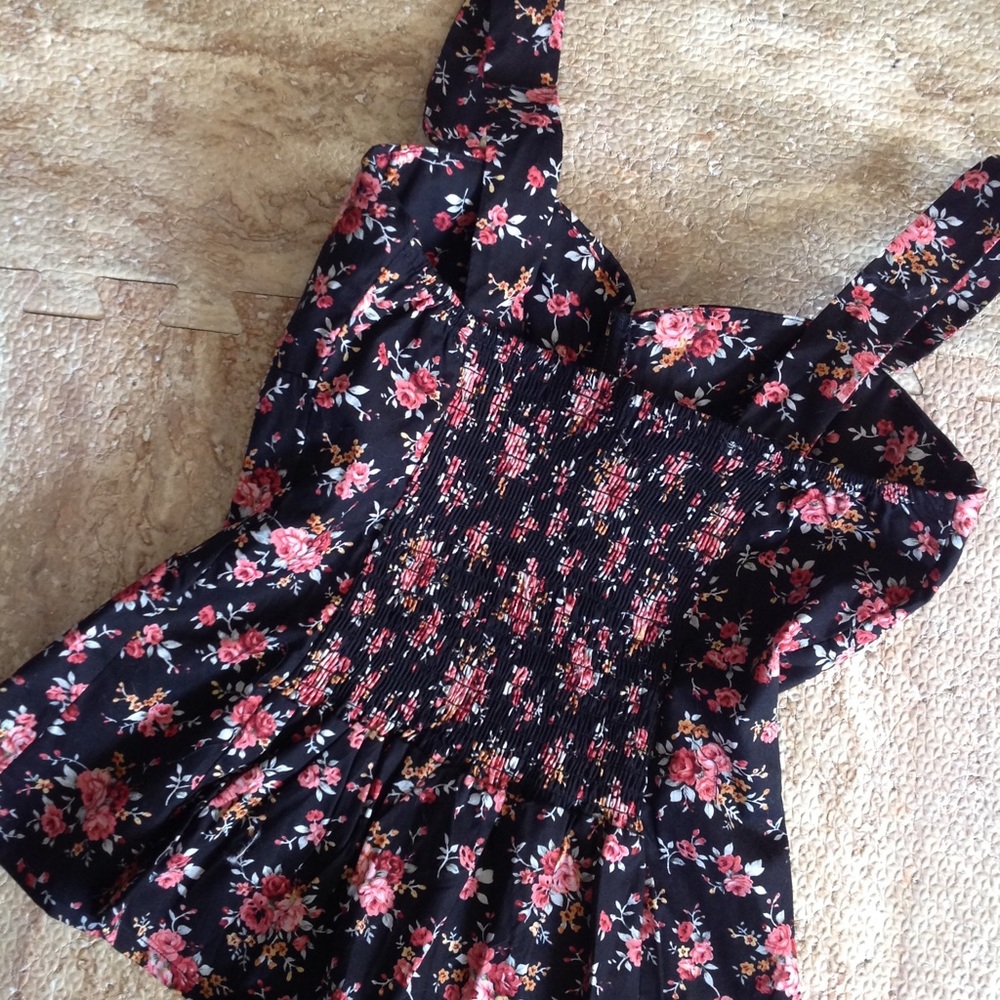 Gorgeous floral corset style top H021 - Picture 5 of 8